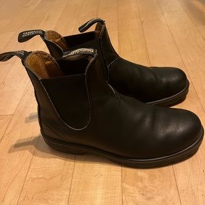 Women’s Classic Chelsea Boot US size 10, Australia size 7